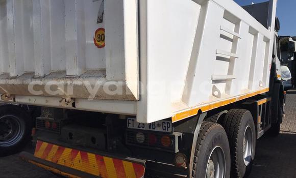 Nunua Imported Mercedes‒Benz Tipper White Lori ndani ya Chiradzulu nchini Chiradzulu Nunua Imported Mercedes‒Benz Tipper White Lori ndani ya Chiradzulu nchini Chiradzulu