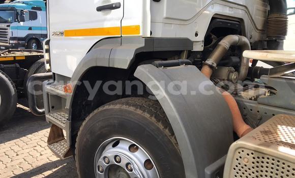 Nunua Ilio tumika Mercedes‒Benz Tipper White Lori ndani ya Ntcheu nchini Ntcheu Nunua Ilio tumika Mercedes‒Benz Tipper White Lori ndani ya Ntcheu nchini Ntcheu