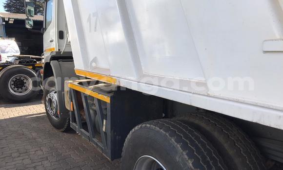 Nunua Ilio tumika Mercedes‒Benz Tipper White Lori ndani ya Ntcheu nchini Ntcheu Nunua Ilio tumika Mercedes‒Benz Tipper White Lori ndani ya Ntcheu nchini Ntcheu