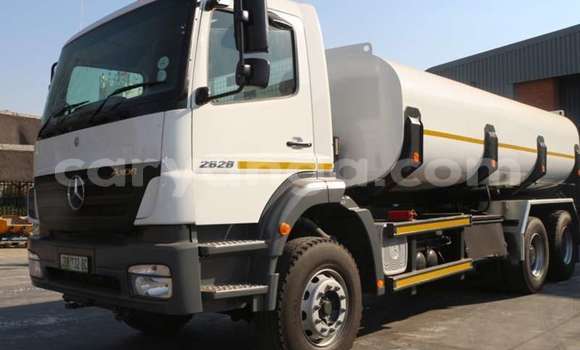 Buy Used Mercedes‒Benz 2628 Silver Truck in Blantyre in Malawi