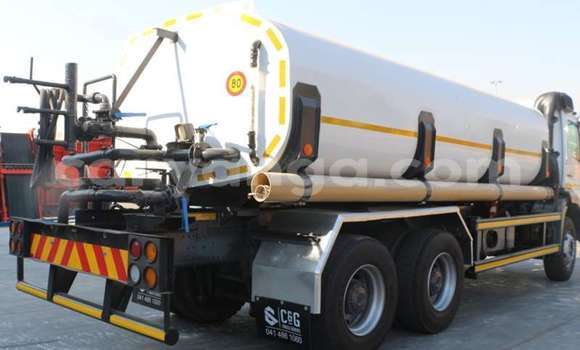 Nunua Ilio tumika Mercedes‒Benz 2628 Silver Lori ndani ya Blantyre nchini Malawi Nunua Ilio tumika Mercedes‒Benz 2628 Silver Lori ndani ya Blantyre nchini Malawi