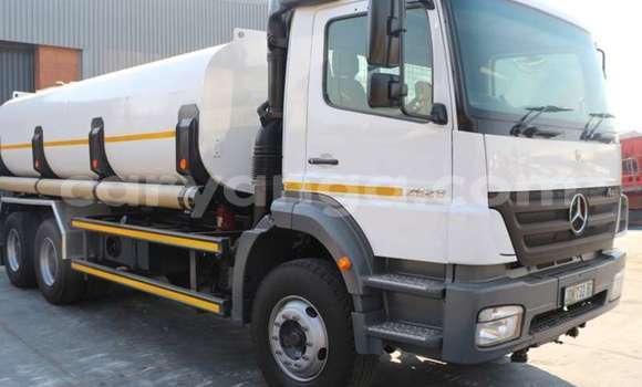 Nunua Ilio tumika Mercedes‒Benz 2628 Silver Lori ndani ya Blantyre nchini Malawi Nunua Ilio tumika Mercedes‒Benz 2628 Silver Lori ndani ya Blantyre nchini Malawi