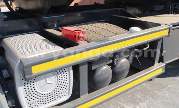 Nunua Ilio tumika Mercedes‒Benz 2628 Silver Lori ndani ya Blantyre nchini Malawi Nunua Ilio tumika Mercedes‒Benz 2628 Silver Lori ndani ya Blantyre nchini Malawi