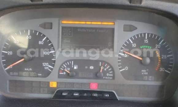 Nunua Ilio tumika Mercedes‒Benz 2628 Silver Lori ndani ya Blantyre nchini Malawi Nunua Ilio tumika Mercedes‒Benz 2628 Silver Lori ndani ya Blantyre nchini Malawi