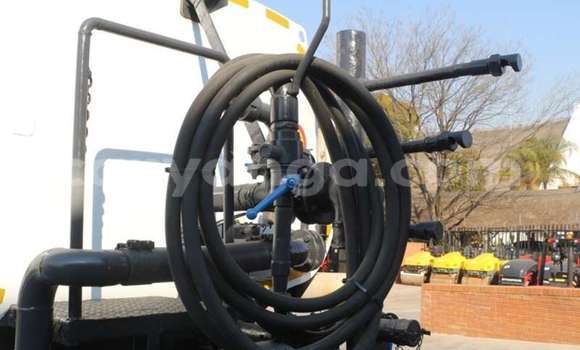 Nunua Ilio tumika Mercedes‒Benz 2628 Silver Lori ndani ya Blantyre nchini Malawi Nunua Ilio tumika Mercedes‒Benz 2628 Silver Lori ndani ya Blantyre nchini Malawi