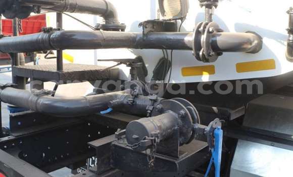 Nunua Ilio tumika Mercedes‒Benz 2628 Silver Lori ndani ya Blantyre nchini Malawi Nunua Ilio tumika Mercedes‒Benz 2628 Silver Lori ndani ya Blantyre nchini Malawi