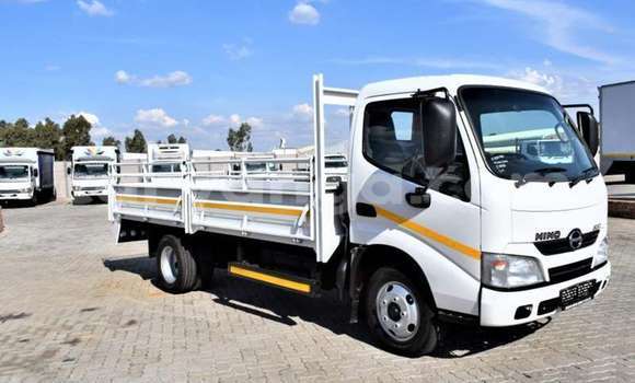 Buy Used Hino 300 Series White Truck in Blantyre in Malawi