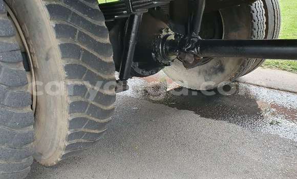 Nunua Ilio tumika Caterpillar 120 White Lori ndani ya Blantyre nchini Malawi Nunua Ilio tumika Caterpillar 120 White Lori ndani ya Blantyre nchini Malawi