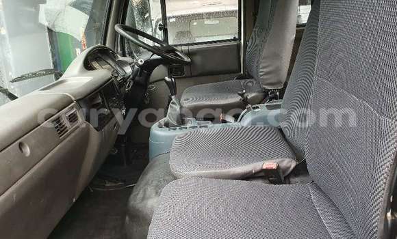 Nunua Ilio tumika Caterpillar 120 White Lori ndani ya Blantyre nchini Malawi Nunua Ilio tumika Caterpillar 120 White Lori ndani ya Blantyre nchini Malawi