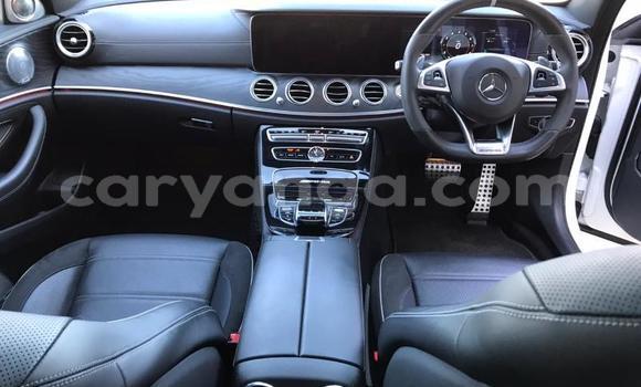 Nunua Ilio tumika Mercedes‒Benz E-klasse AMG White Gari ndani ya Blantyre nchini Malawi Nunua Ilio tumika Mercedes‒Benz E-klasse AMG White Gari ndani ya Blantyre nchini Malawi