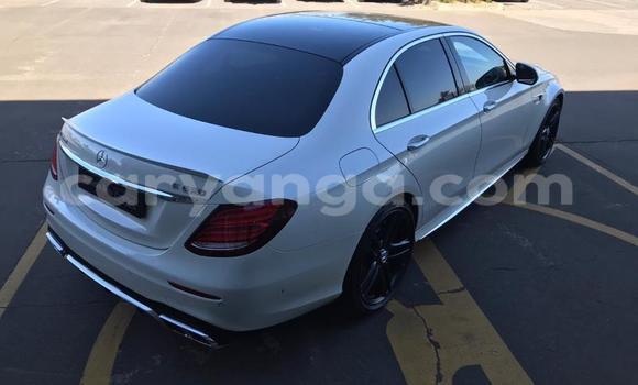 Nunua Ilio tumika Mercedes‒Benz E-klasse AMG White Gari ndani ya Blantyre nchini Malawi Nunua Ilio tumika Mercedes‒Benz E-klasse AMG White Gari ndani ya Blantyre nchini Malawi