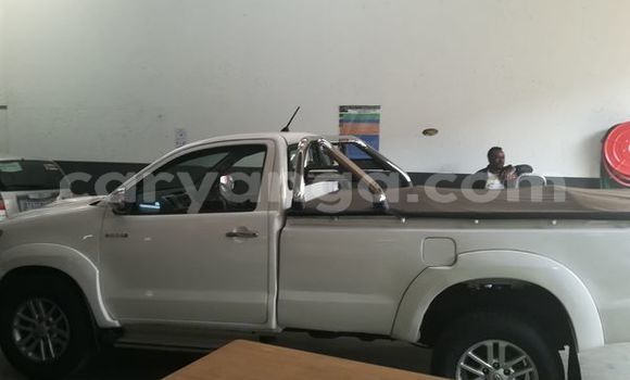 Buy Used Toyota Hilux White Car in Blantyre in Malawi Buy Used Toyota Hilux White Car in Blantyre in Malawi