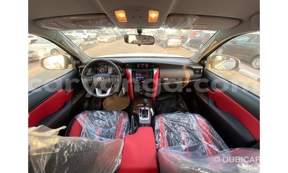Nunua Imported Toyota Fortuner White Gari ndani ya Import - Dubai nchini Malawi Nunua Imported Toyota Fortuner White Gari ndani ya Import - Dubai nchini Malawi