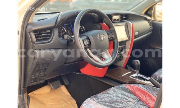 Nunua Imported Toyota Fortuner White Gari ndani ya Import - Dubai nchini Malawi Nunua Imported Toyota Fortuner White Gari ndani ya Import - Dubai nchini Malawi