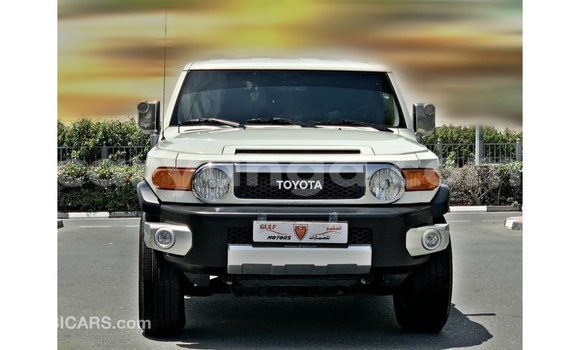 Acheter Import Voiture Toyota FJ Cruiser Blanc à Import - Dubai, Malawi Acheter Import Voiture Toyota FJ Cruiser Blanc à Import - Dubai, Malawi