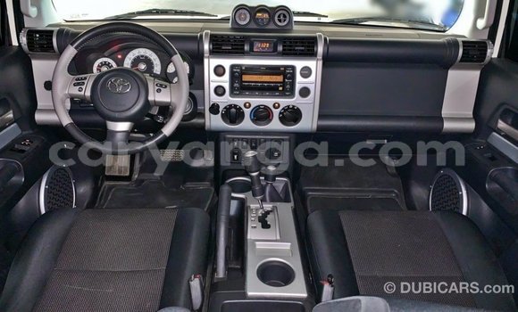 Acheter Import Voiture Toyota FJ Cruiser Blanc à Import - Dubai, Malawi Acheter Import Voiture Toyota FJ Cruiser Blanc à Import - Dubai, Malawi