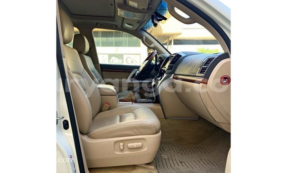 Buy Import Toyota Land Cruiser White Car in Import - Dubai in Malawi Buy Import Toyota Land Cruiser White Car in Import - Dubai in Malawi