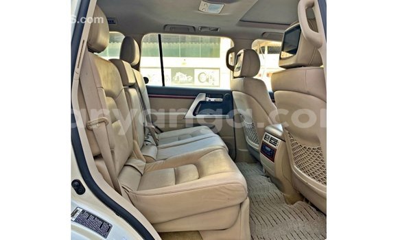 Buy Import Toyota Land Cruiser White Car in Import - Dubai in Malawi Buy Import Toyota Land Cruiser White Car in Import - Dubai in Malawi