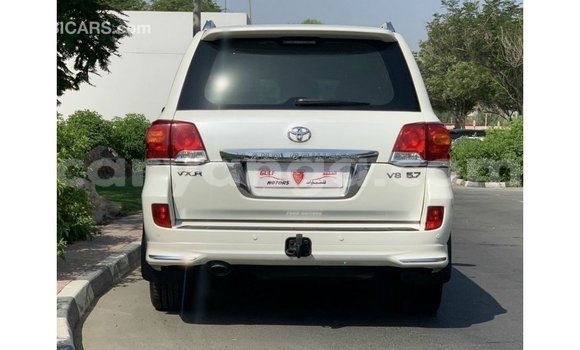 Buy Import Toyota Land Cruiser White Car in Import - Dubai in Malawi Buy Import Toyota Land Cruiser White Car in Import - Dubai in Malawi