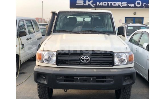 Acheter Import Voiture Toyota Land Cruiser Blanc à Import - Dubai, Malawi Acheter Import Voiture Toyota Land Cruiser Blanc à Import - Dubai, Malawi
