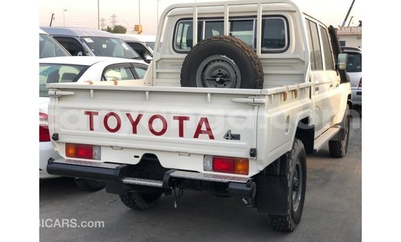 Acheter Import Voiture Toyota Land Cruiser Blanc à Import - Dubai, Malawi Acheter Import Voiture Toyota Land Cruiser Blanc à Import - Dubai, Malawi