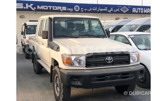 Acheter Import Voiture Toyota Land Cruiser Blanc à Import - Dubai, Malawi Acheter Import Voiture Toyota Land Cruiser Blanc à Import - Dubai, Malawi