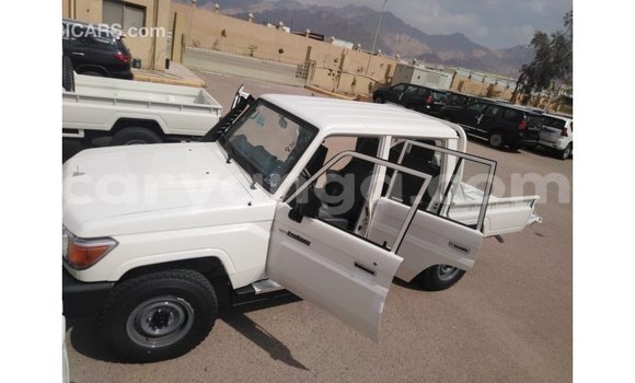 Buy Import Toyota Land Cruiser White Car in Import - Dubai in Malawi Buy Import Toyota Land Cruiser White Car in Import - Dubai in Malawi