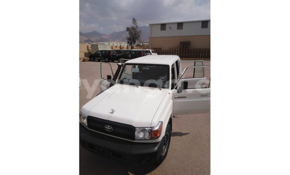 Buy Import Toyota Land Cruiser White Car in Import - Dubai in Malawi Buy Import Toyota Land Cruiser White Car in Import - Dubai in Malawi