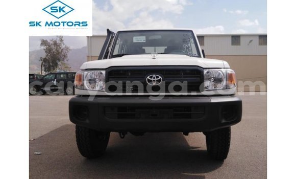 Nunua Imported Toyota Land Cruiser White Gari ndani ya Import - Dubai nchini Malawi Nunua Imported Toyota Land Cruiser White Gari ndani ya Import - Dubai nchini Malawi
