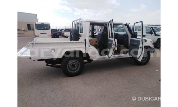 Nunua Imported Toyota Land Cruiser White Gari ndani ya Import - Dubai nchini Malawi Nunua Imported Toyota Land Cruiser White Gari ndani ya Import - Dubai nchini Malawi