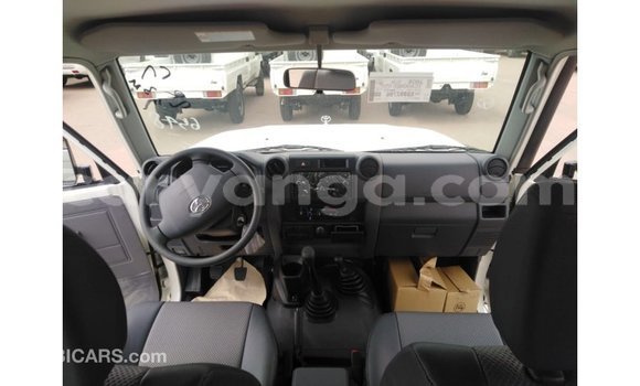 Nunua Imported Toyota Land Cruiser White Gari ndani ya Import - Dubai nchini Malawi Nunua Imported Toyota Land Cruiser White Gari ndani ya Import - Dubai nchini Malawi