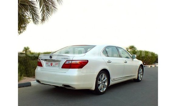 Acheter Import Voiture Lexus LS Blanc à Import - Dubai, Malawi Acheter Import Voiture Lexus LS Blanc à Import - Dubai, Malawi