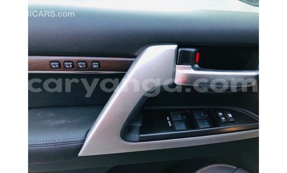 Nunua Imported Toyota Land Cruiser Black Gari ndani ya Import - Dubai nchini Malawi Nunua Imported Toyota Land Cruiser Black Gari ndani ya Import - Dubai nchini Malawi