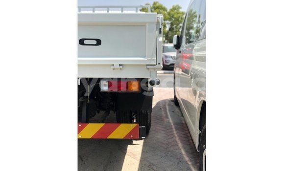 Buy Import Mitsubishi Canter White Car in Import - Dubai in Malawi Buy Import Mitsubishi Canter White Car in Import - Dubai in Malawi