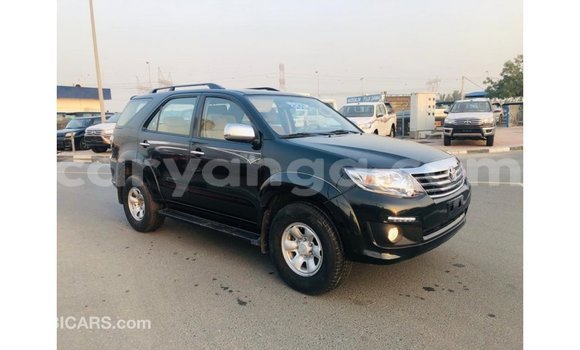 Acheter Import Voiture Toyota Fortuner Noir à Import - Dubai, Malawi Acheter Import Voiture Toyota Fortuner Noir à Import - Dubai, Malawi