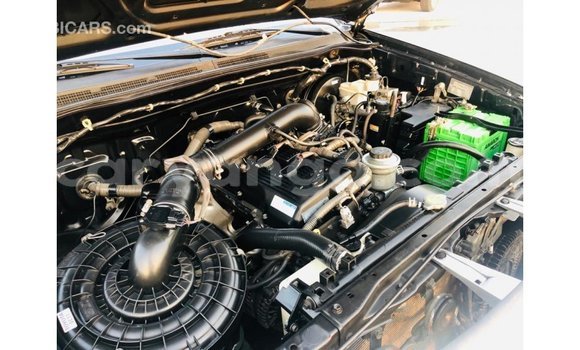 Acheter Import Voiture Toyota Fortuner Noir à Import - Dubai, Malawi Acheter Import Voiture Toyota Fortuner Noir à Import - Dubai, Malawi