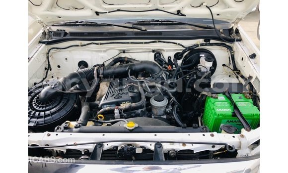 Acheter Import Voiture Toyota Fortuner Blanc à Import - Dubai, Malawi Acheter Import Voiture Toyota Fortuner Blanc à Import - Dubai, Malawi