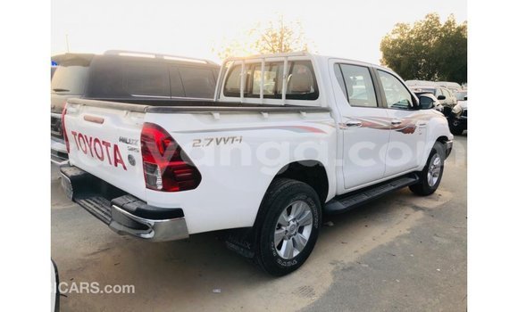 Nunua Imported Toyota Hilux White Gari ndani ya Import - Dubai nchini Malawi Nunua Imported Toyota Hilux White Gari ndani ya Import - Dubai nchini Malawi
