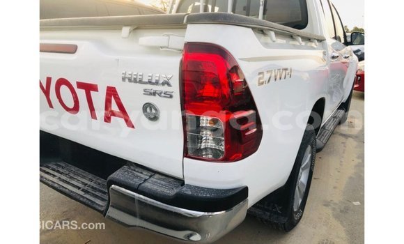 Nunua Imported Toyota Hilux White Gari ndani ya Import - Dubai nchini Malawi Nunua Imported Toyota Hilux White Gari ndani ya Import - Dubai nchini Malawi