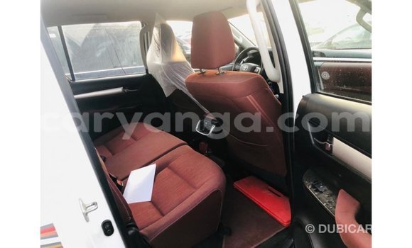Nunua Imported Toyota Hilux White Gari ndani ya Import - Dubai nchini Malawi Nunua Imported Toyota Hilux White Gari ndani ya Import - Dubai nchini Malawi