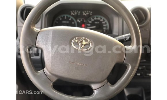 Acheter Import Voiture Toyota Land Cruiser Blanc à Import - Dubai, Malawi Acheter Import Voiture Toyota Land Cruiser Blanc à Import - Dubai, Malawi