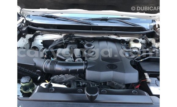 Acheter Import Voiture Toyota Prado Blanc à Import - Dubai, Malawi Acheter Import Voiture Toyota Prado Blanc à Import - Dubai, Malawi