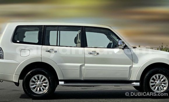 Buy Import Mitsubishi Pajero White Car in Import - Dubai in Malawi Buy Import Mitsubishi Pajero White Car in Import - Dubai in Malawi