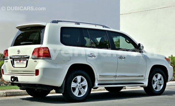 Buy Import Toyota Land Cruiser White Car in Import - Dubai in Malawi Buy Import Toyota Land Cruiser White Car in Import - Dubai in Malawi