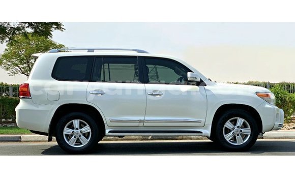Buy Import Toyota Land Cruiser White Car in Import - Dubai in Malawi Buy Import Toyota Land Cruiser White Car in Import - Dubai in Malawi