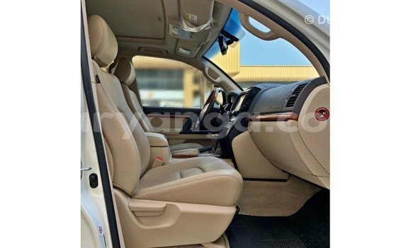 Buy Import Toyota Land Cruiser White Car in Import - Dubai in Malawi Buy Import Toyota Land Cruiser White Car in Import - Dubai in Malawi