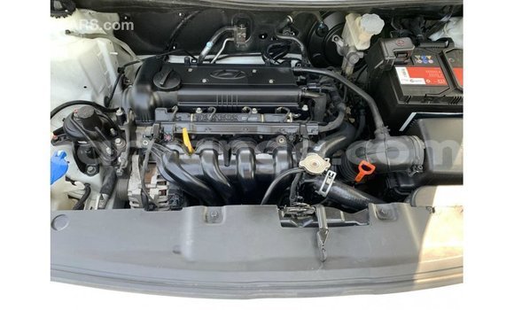 Acheter Import Voiture Hyundai Accent Blanc à Import - Dubai, Malawi Acheter Import Voiture Hyundai Accent Blanc à Import - Dubai, Malawi