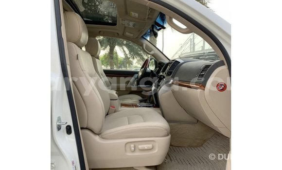 Buy Import Toyota Land Cruiser White Car in Import - Dubai in Malawi Buy Import Toyota Land Cruiser White Car in Import - Dubai in Malawi