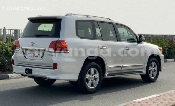 Buy Import Toyota Land Cruiser White Car in Import - Dubai in Malawi Buy Import Toyota Land Cruiser White Car in Import - Dubai in Malawi