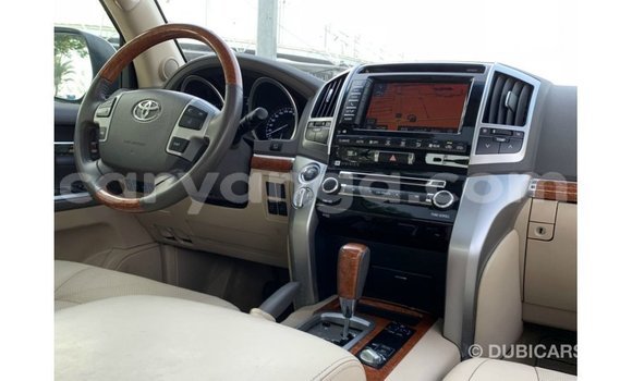 Buy Import Toyota Land Cruiser White Car in Import - Dubai in Malawi Buy Import Toyota Land Cruiser White Car in Import - Dubai in Malawi